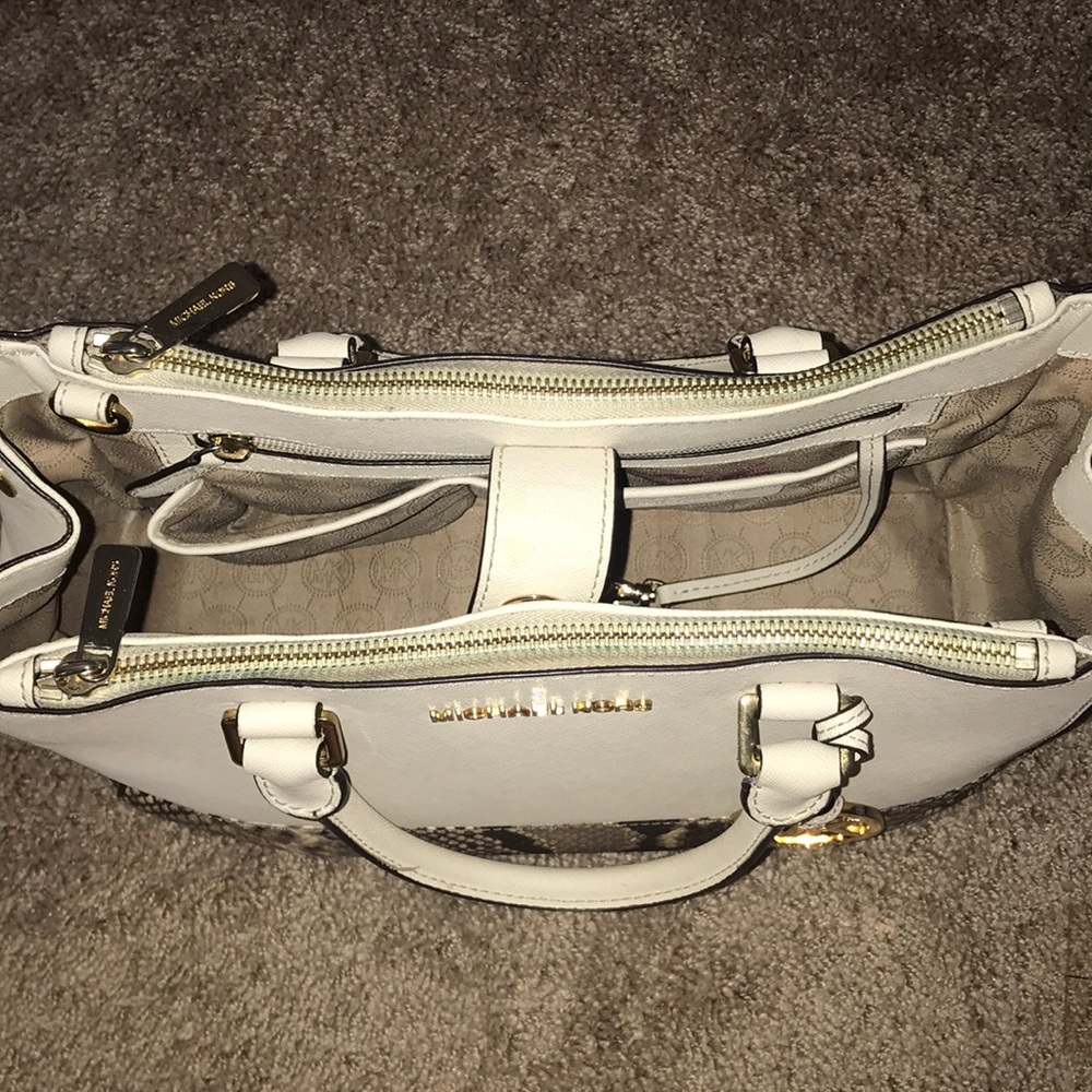 USE OTHER LISTING - extra photos for MK purse
